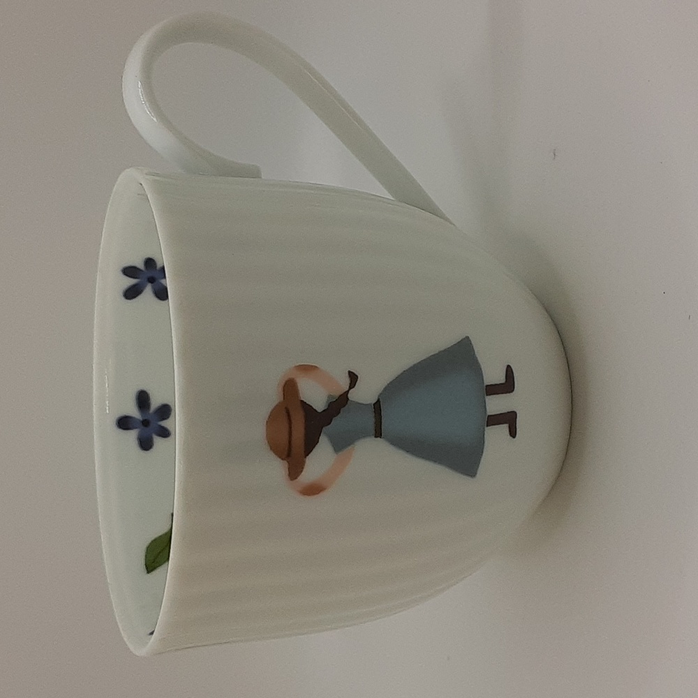 Atsuko Matano Ribbed Porcelain Tea Cup Girl in Hat Teddy Bear Flowers 8 oz